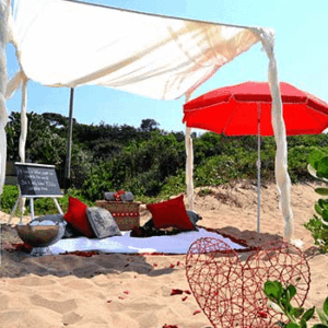 HELICOPTER AND ROMANTIC BEACH PICNIC FOR 2 - Durban